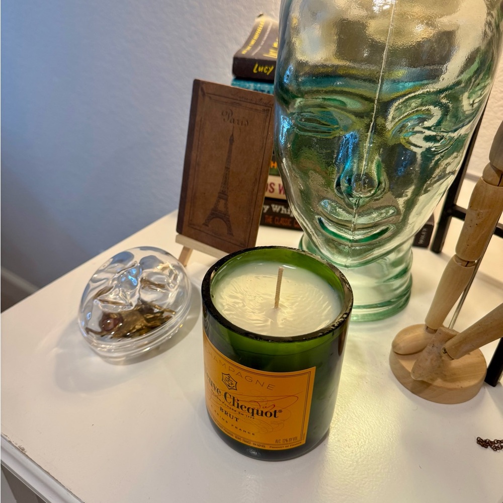 Veuve Clicquot Candle - Picture 3 of 5